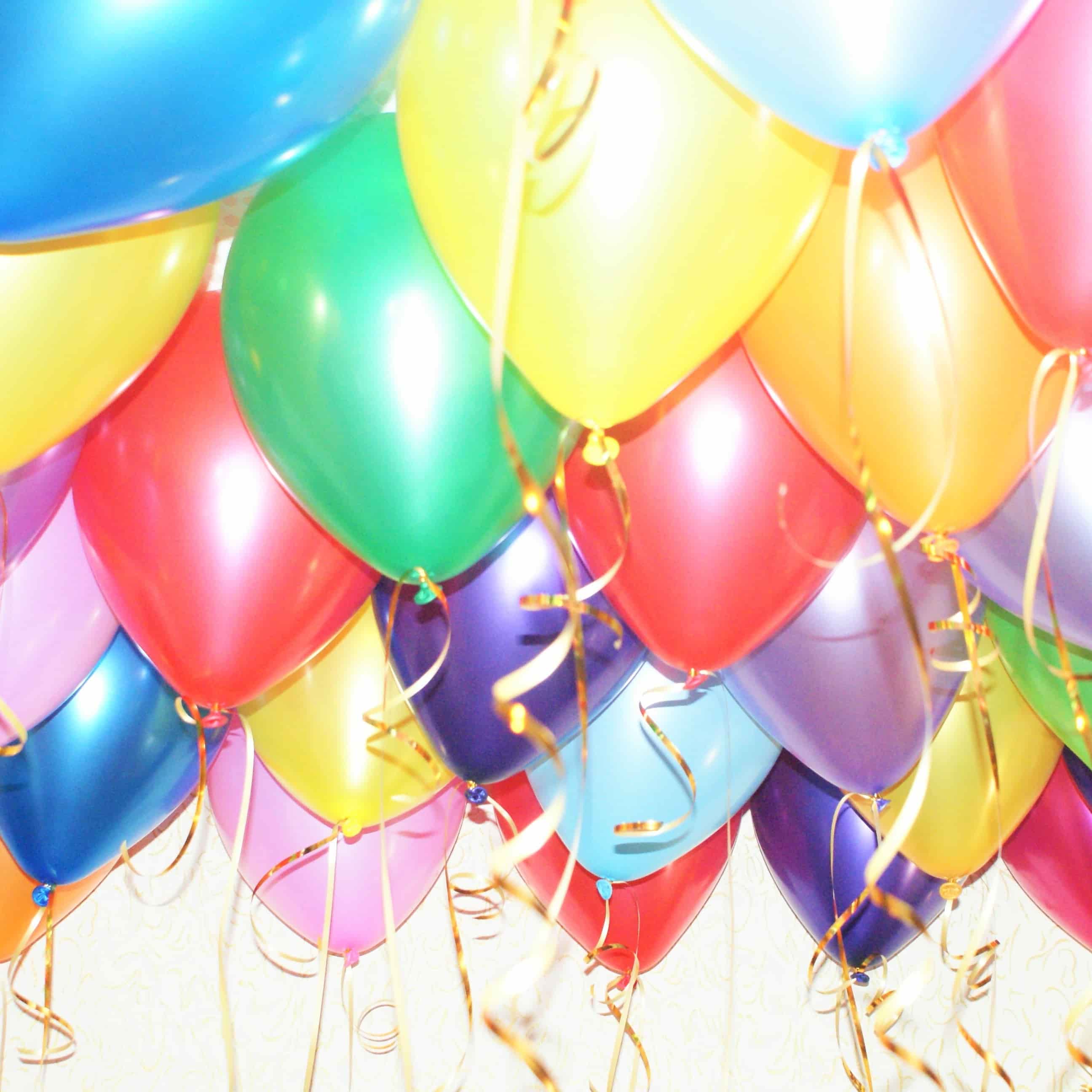 Облако из 100 воздушных шаров купить в магазине товаров для праздника Fiesta с быстрой доставкой по Нижнему Новгороду и области. Гарантия долгого полета! Более 2000 наименований гелиевых шаров!